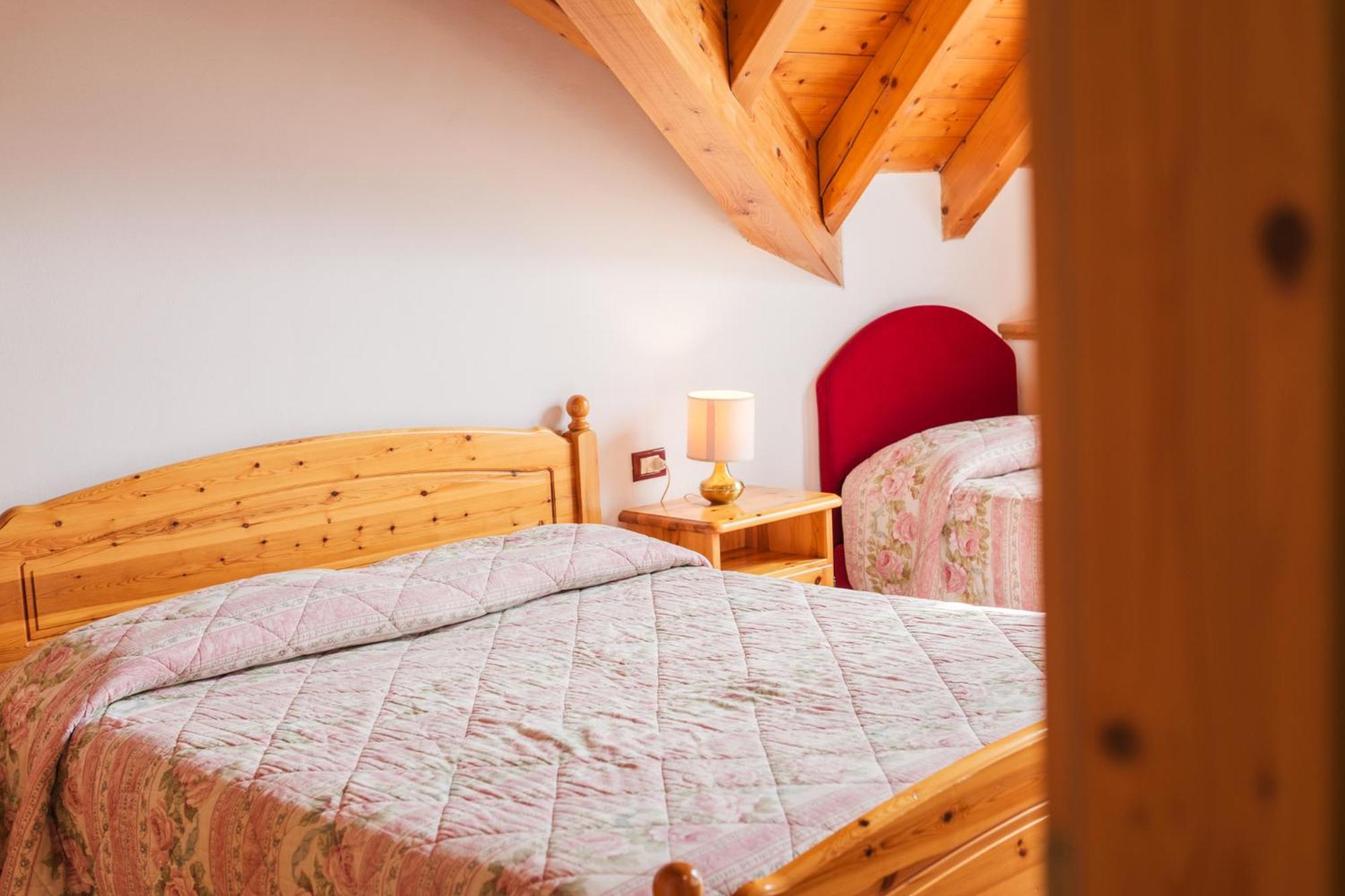 Residence Al Caminetto Molveno Eksteriør bilde